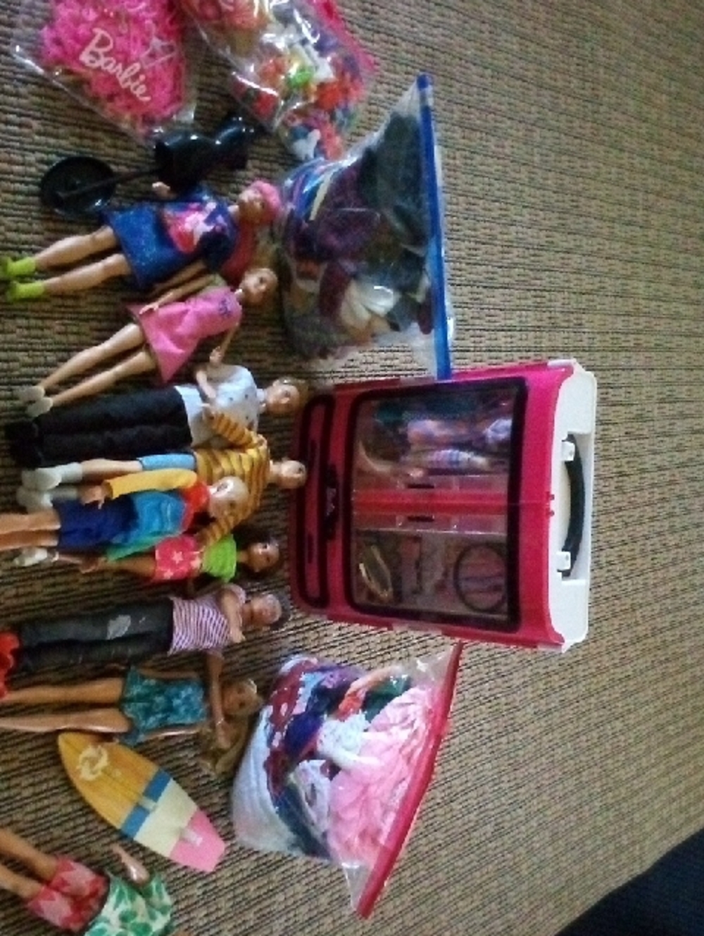 Barbie Travel Carry Case and Assorted Dolls - Pink and White